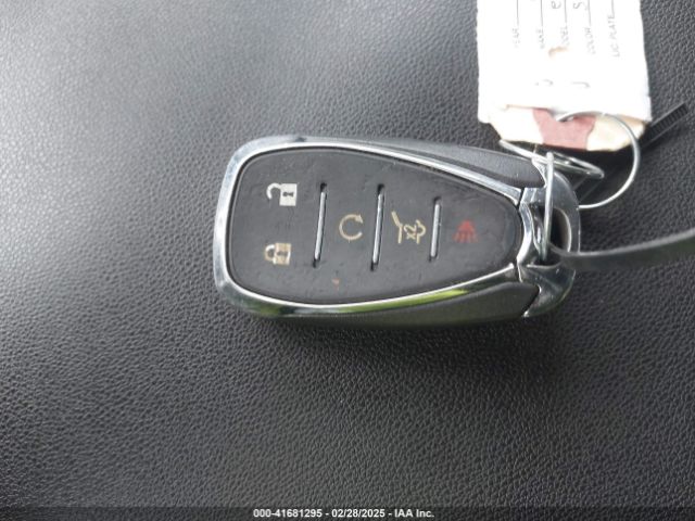 3GNAXJEV9JS577153 Chevrolet EQUINOX LT