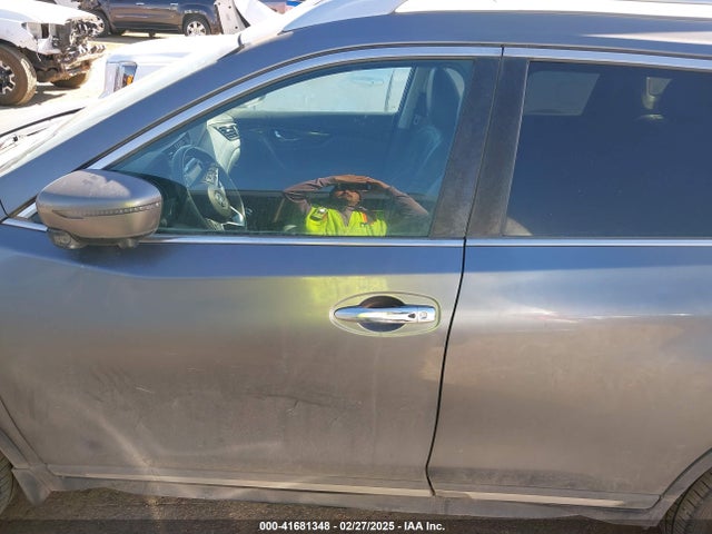 Nissan Rogue Sl 2017 5N1AT2MT3HC882511 Image 14