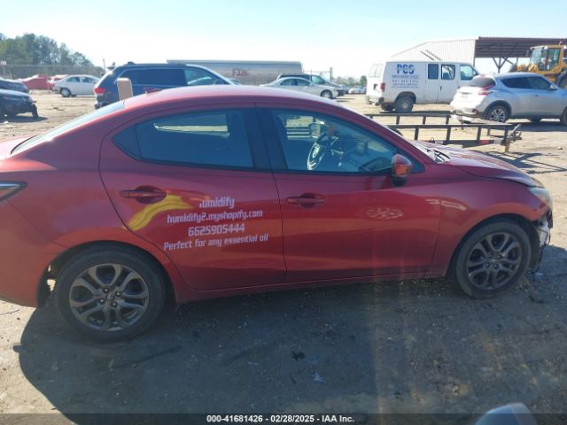 3MYDLBYV9KY502584 Toyota YARIS LE