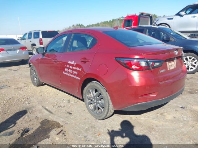 3MYDLBYV9KY502584 Toyota YARIS LE
