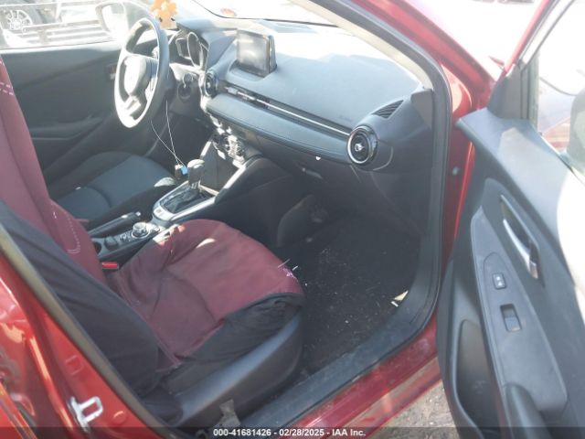 3MYDLBYV9KY502584 Toyota YARIS LE