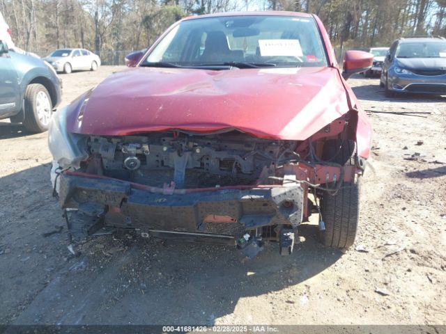 3MYDLBYV9KY502584 Toyota YARIS LE
