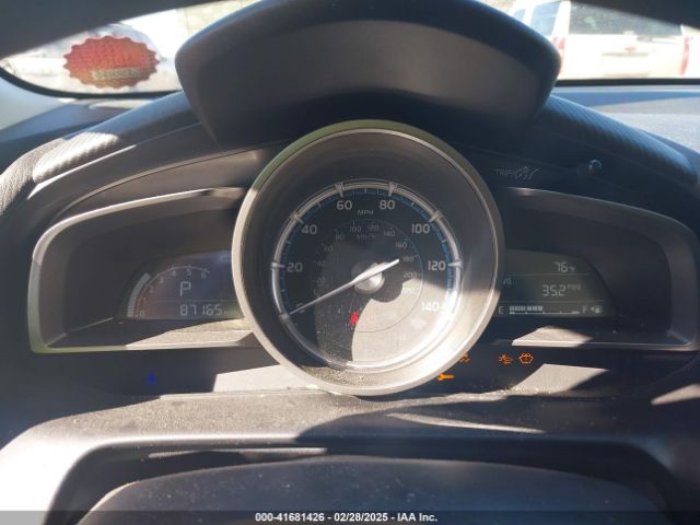 3MYDLBYV9KY502584 Toyota YARIS LE