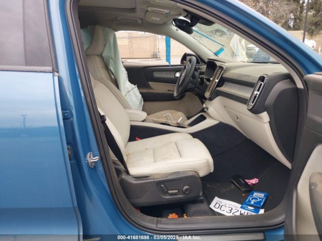 YV4L12UL2R2206994 Volvo Xc40 B5 Plus Dark Theme