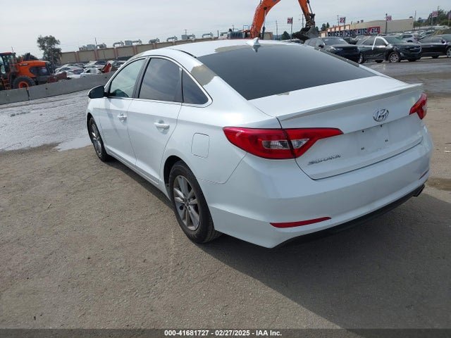 5NPE24AF5FH166858 Hyundai SONATA SE