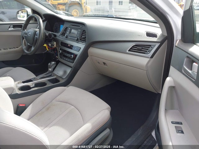 5NPE24AF5FH166858 Hyundai SONATA SE