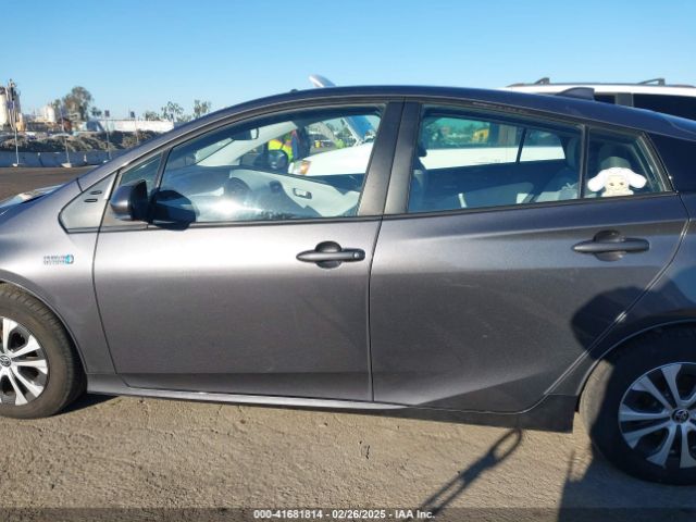 JTDKAMFP2N3223910 Toyota Prius Prime Le