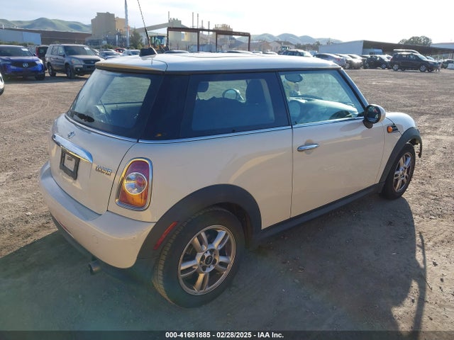 2012 MINI COOPER WMWSU3C52CT369030 Photo 3
