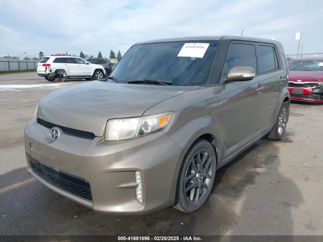 Scion Xb Release Series 2014 JTLZE4FE7EJ065646 Image 2