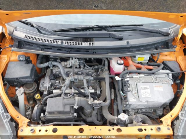 JTDKDTB38J1618412 Toyota Prius C Two
