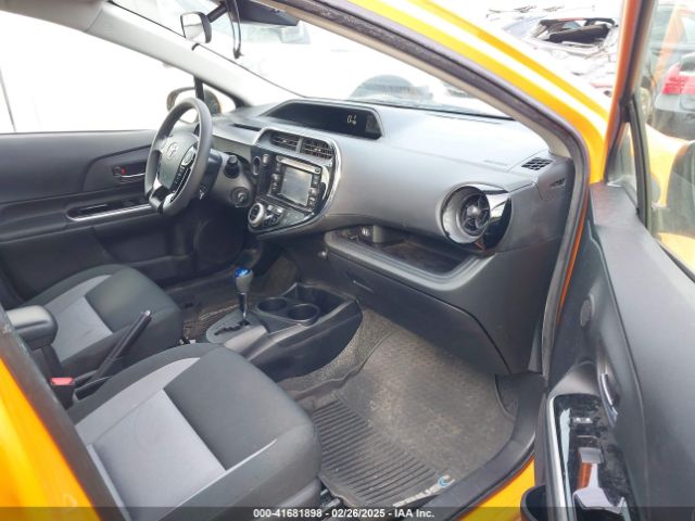JTDKDTB38J1618412 Toyota Prius C Two