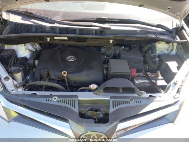 5TDYZ3DCXKS977693 Toyota Sienna Xle Premium 8 Passenger