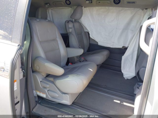 5TDYZ3DCXKS977693 Toyota Sienna Xle Premium 8 Passenger