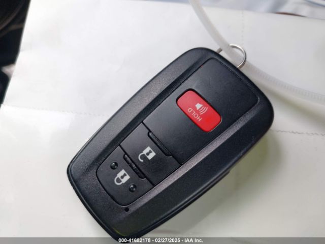 JTMW1RFV7KJ011556 Toyota Rav4 Xle