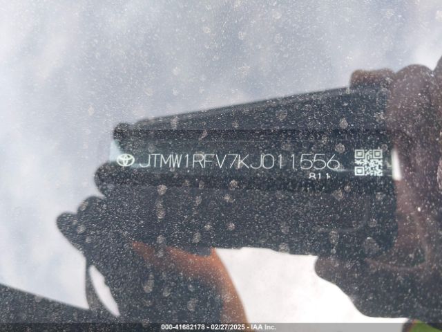 JTMW1RFV7KJ011556 Toyota Rav4 Xle