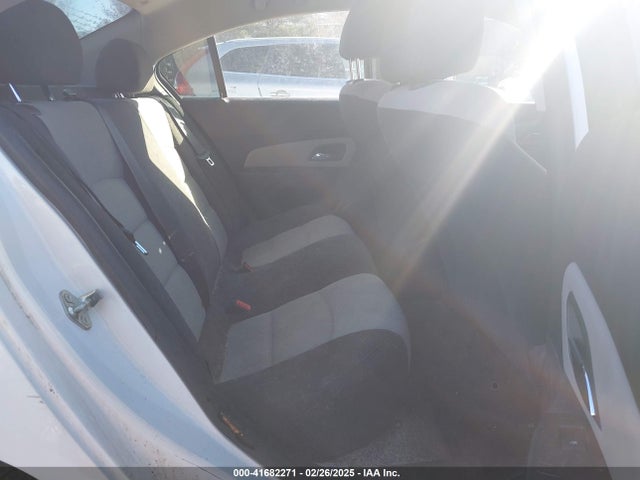1G1PA5SHXF7150184 Chevrolet Cruze Ls Auto