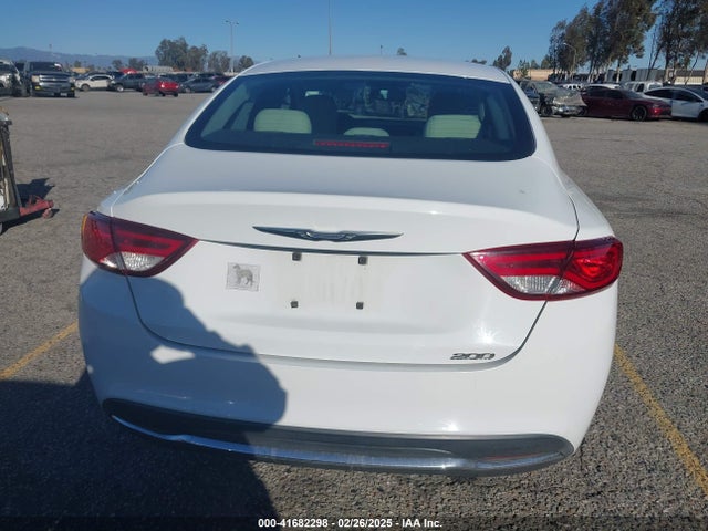 Chrysler 200 Limited 2015 1C3CCCAB6FN503098 Image 16