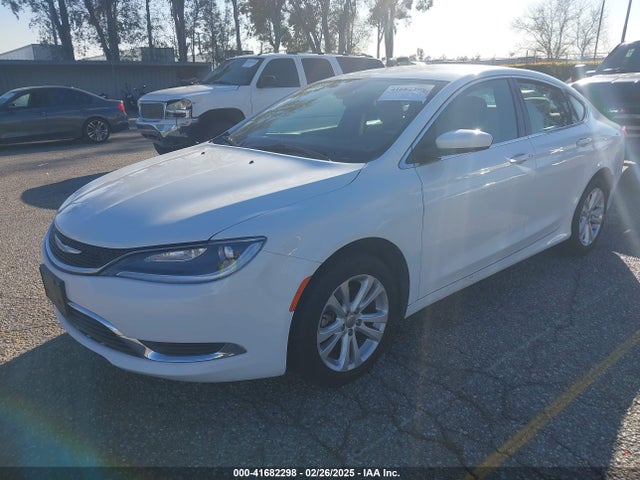 Chrysler 200 Limited 2015 1C3CCCAB6FN503098 Image 2