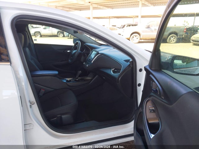 1G1ZE5STXGF288722 Chevrolet MALIBU 1LT