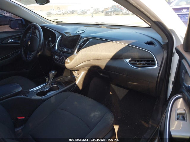1G1ZE5ST9GF267523 Chevrolet MALIBU 1LT