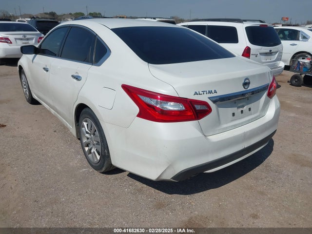 Nissan Altima 2.5 S 2016 1N4AL3AP8GN309081 Image 3