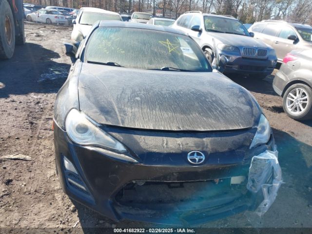 JF1ZNAA18F8708275 Scion FR-S