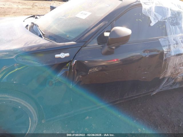 JF1ZNAA18F8708275 Scion FR-S