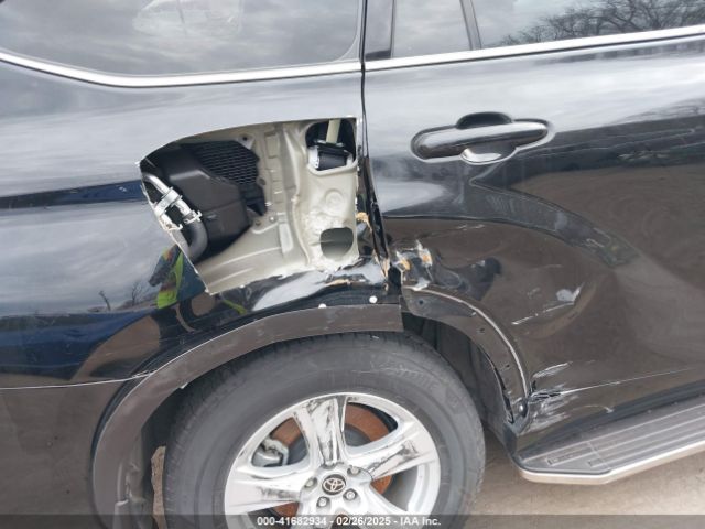 5TDBZRBH7MS134660 Toyota Highlander Le