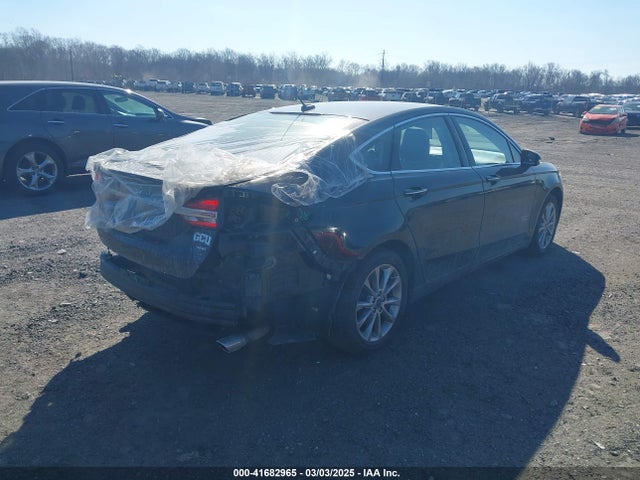 3FA6P0PU8JR152890 Ford Fusion Energi Se Luxury