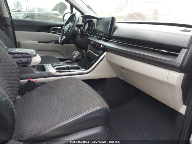 KNDNC5H36N6126232 KIA Carnival Mpv Ex