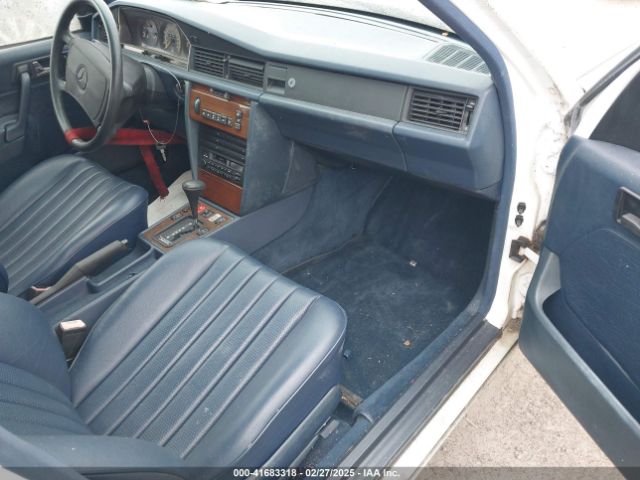 1991 MERCEDES-BENZ 190 WDBDA29D6MF765182 Photo 4