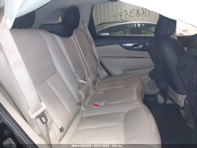 JN8AT2MV1HW276469 Nissan Rogue Sl
