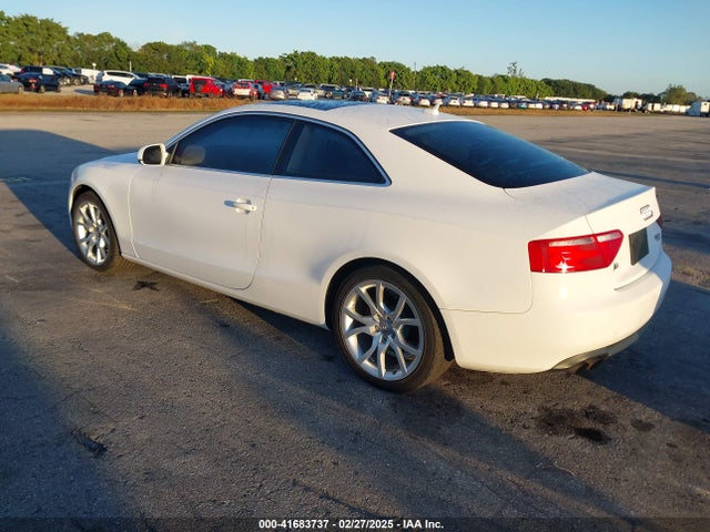 2010 AUDI A5 WAUCFAFR1AA066704 Photo 2