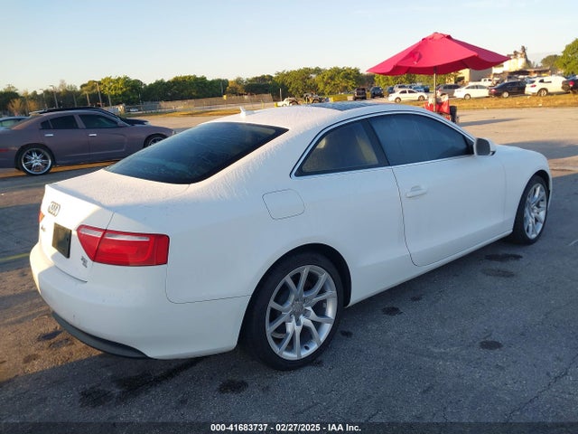 2010 AUDI A5 WAUCFAFR1AA066704 Photo 3