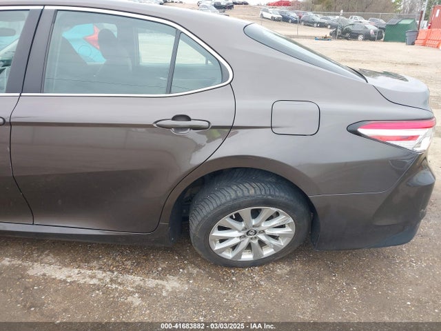 4T1B11HKXJU039525 Toyota CAMRY LE