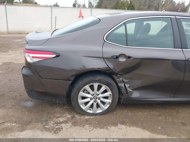 4T1B11HKXJU039525 Toyota CAMRY LE