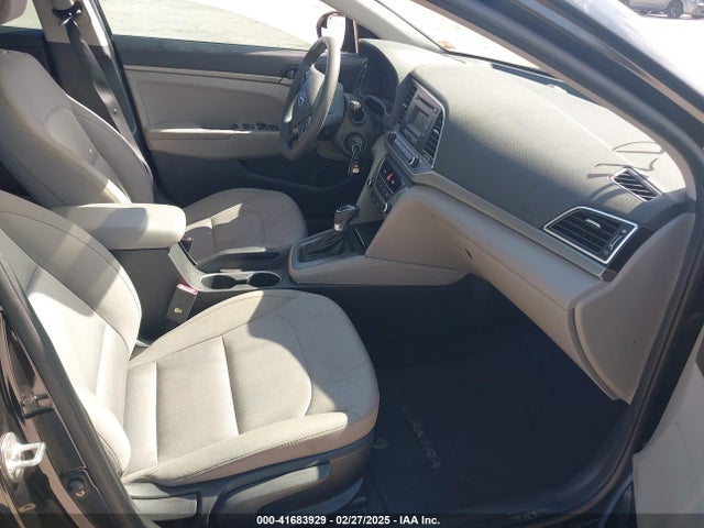 KMHD74LF7HU311493 Hyundai ELANTRA SE