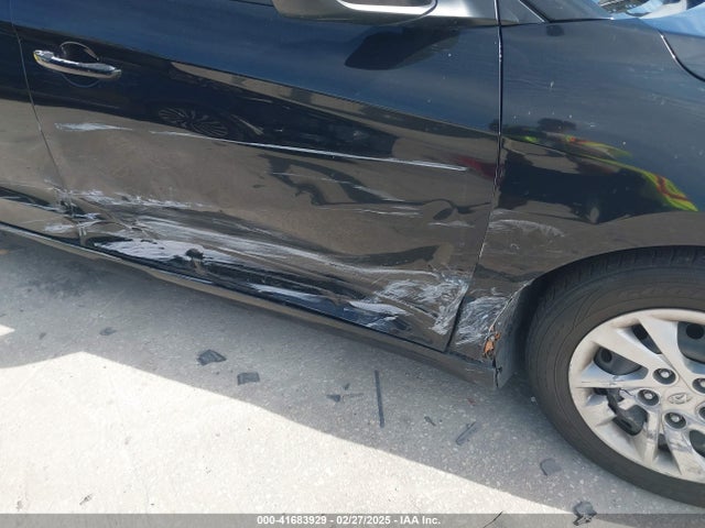 KMHD74LF7HU311493 Hyundai ELANTRA SE