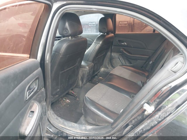 1G11E5SL9EF121696 Chevrolet MALIBU 2LT