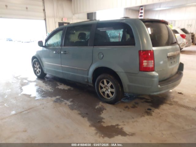 2010 CHRYSLER TOWN & COUNTRY 2A4RR5D12AR284617 Photo 2