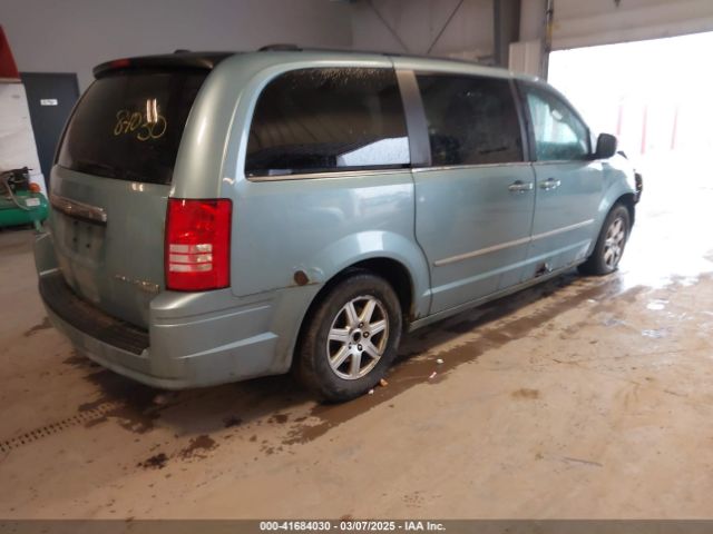 2010 CHRYSLER TOWN & COUNTRY 2A4RR5D12AR284617 Photo 3