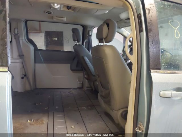2010 CHRYSLER TOWN & COUNTRY 2A4RR5D12AR284617 Photo 7
