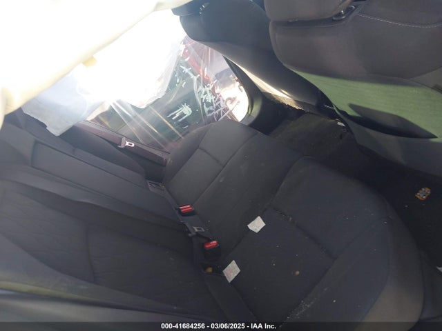 JTDEPRAE5LJ106071 Toyota COROLLA LE