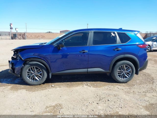JN8AT3AAXMW004049 Nissan Rogue S Fwd