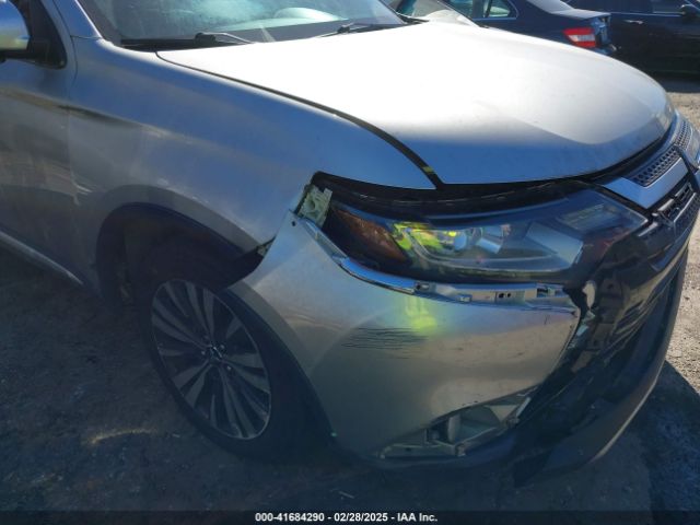 JA4AD3A38KZ010769 Mitsubishi Outlander Sel