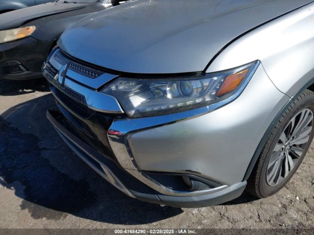 JA4AD3A38KZ010769 Mitsubishi Outlander Sel