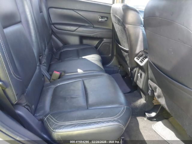JA4AD3A38KZ010769 Mitsubishi Outlander Sel