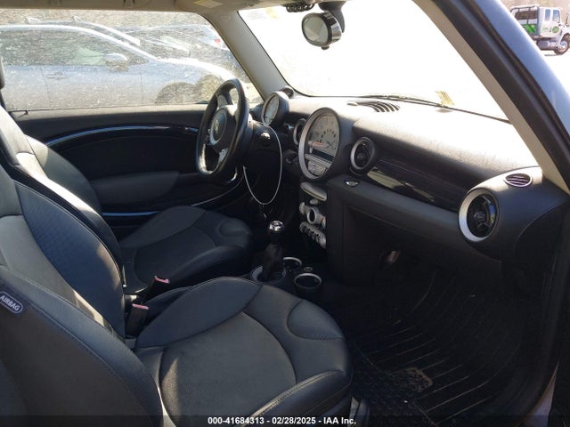 2010 MINI COOPER S WMWMF7C57ATX45924 Photo 4