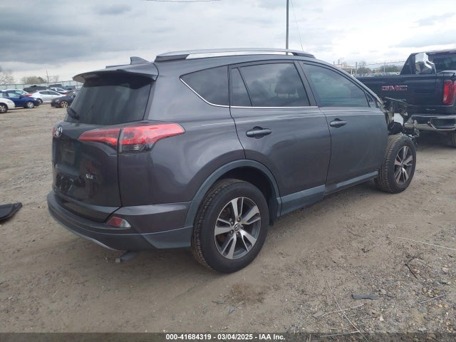 2T3WFREV3HW391718 Toyota Rav4 Xle