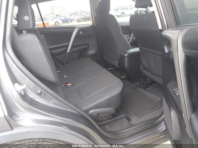 2T3WFREV3HW391718 Toyota Rav4 Xle